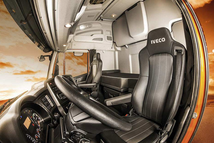 iveco hi way interior bancos