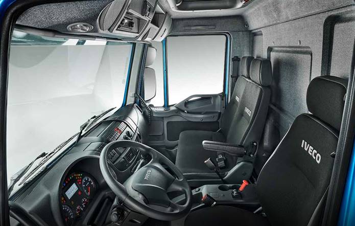 iveco tector 2019 interior cabine