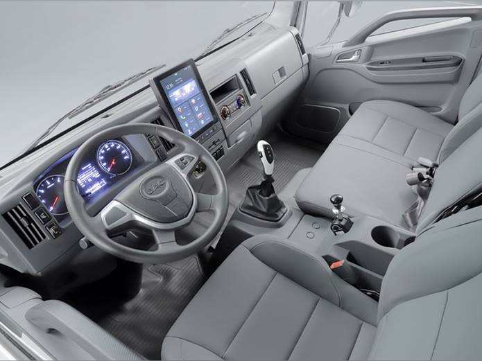 caminhão eletrico jac iev1200t interior 