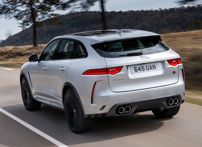 jaguar f-pace svr traseira