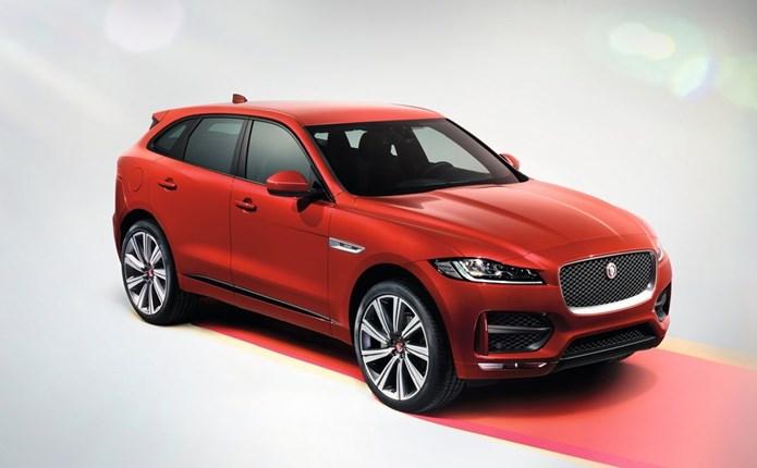 jaguar f pace traseira