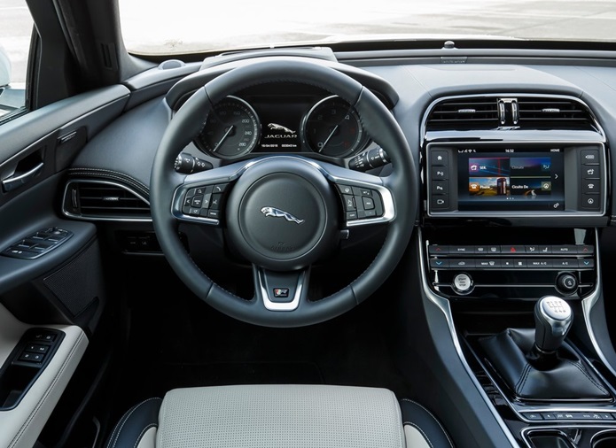 jaguar xe 2.0 2016 interior
