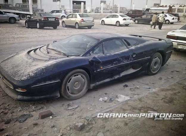 jaguar xj 220 abandonado no qatar