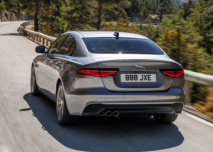 jaguar xe 2020 traseira