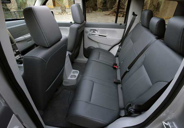 jeep cherokee limited interior parte traseira