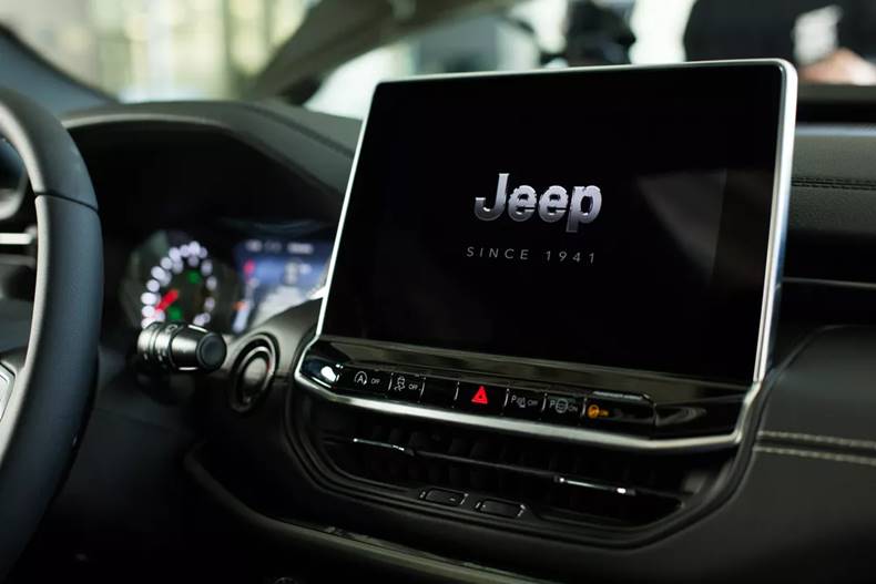novo jeep compass 2022 interior multi-mídia uconnect5 tela de 10 polegadas