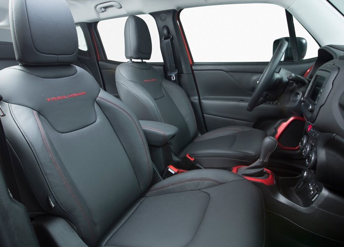 jeep renegade trailhawk interior banco traseiro