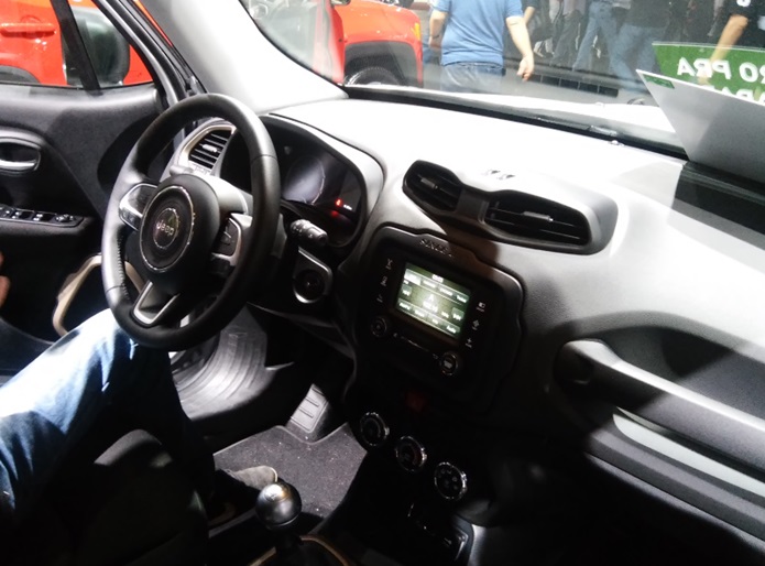 jeep renegade sport interior