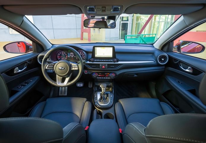 kia cerato 2019 interior