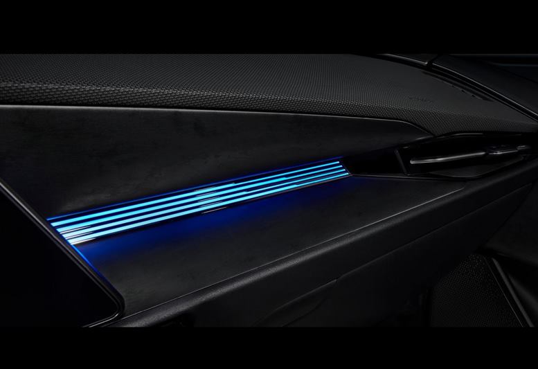 kia niro 2023 detalhe em LED no painel