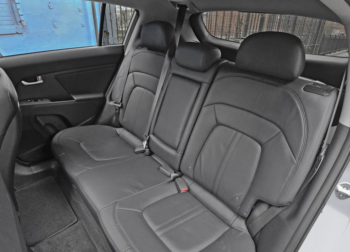 kia sportage interior banco traseiro