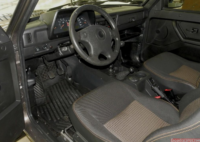 lada niva urban 4x4 interior