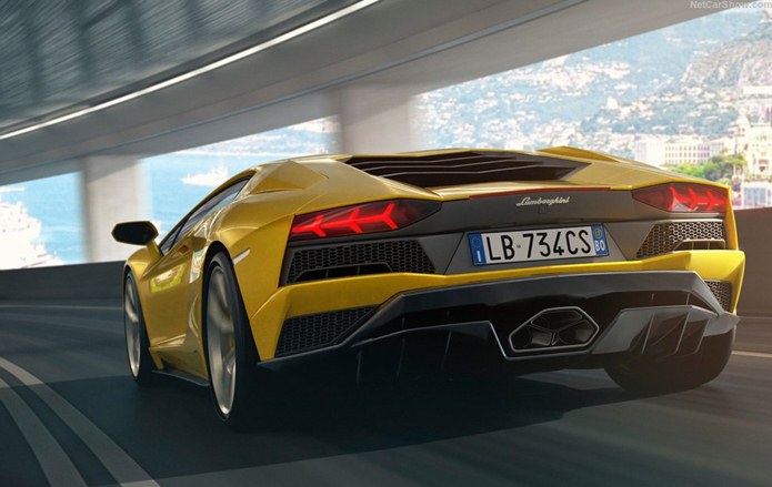 lamborghini aventador s traseira