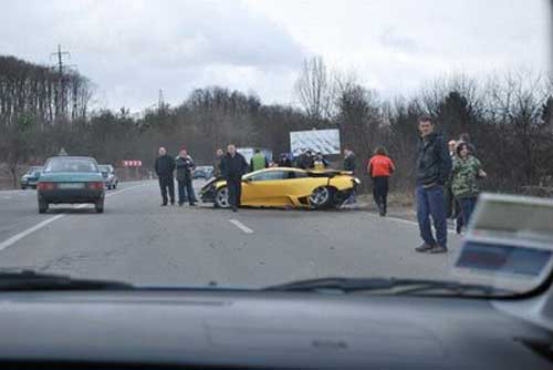 murcielago batido na russia / murcielago crashed