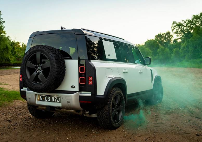 land rover defender 2022