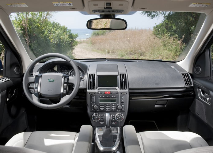 interior land rover freelander 2 2011