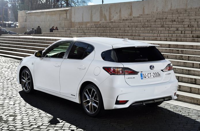 lexus ct 200h 2016