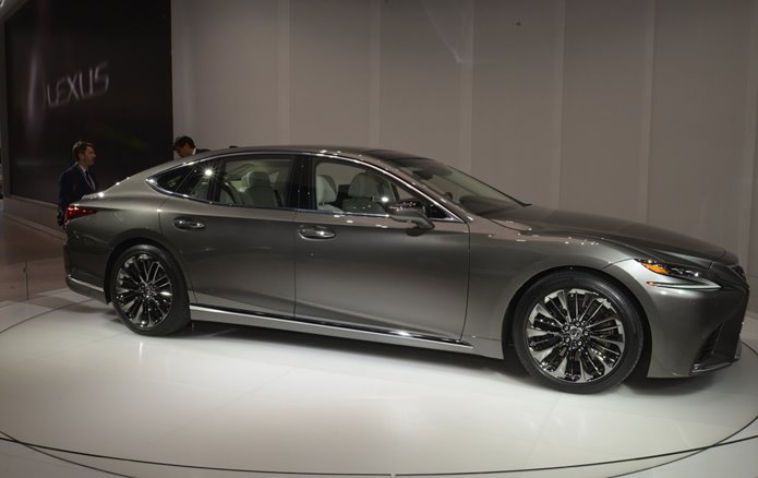 novo lexus ls 2018