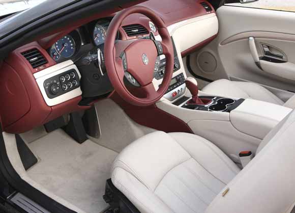 interior maserati grancabrio 2010