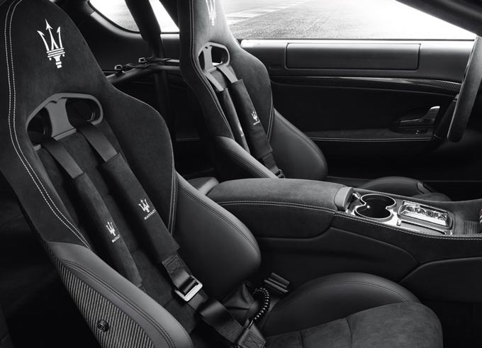 maserati gran turismo mc stradale interior