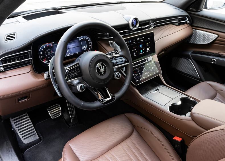 maserati grecale interior