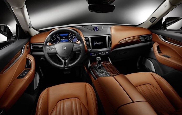 maserati levante interior painel