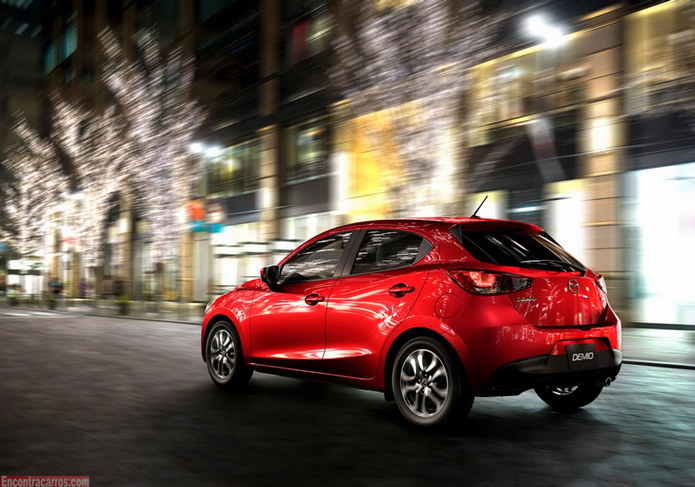 mazda 2 2015