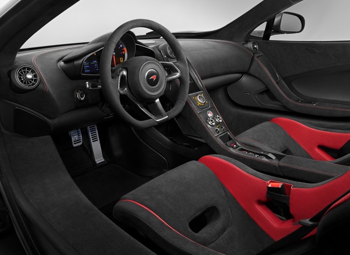 mclaren 675LT interior painel