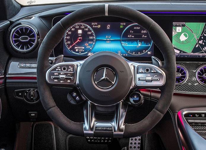 mercedes amg gt 63 s 4 portas interior painel