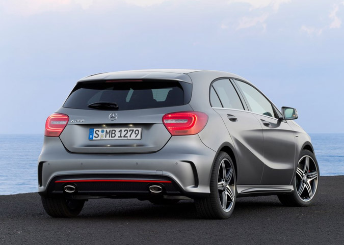 mercedes a class 2013 rear view - mercedes classe a 2013 traseira