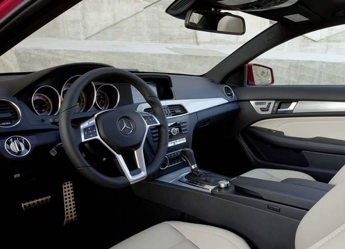 interior novo mercedes classe c coupe