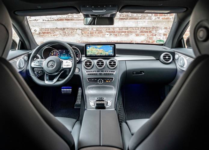 novo mercedes classe c coupe 2020 interior