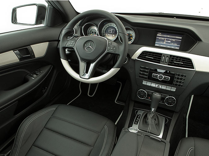 mercedes classe c coupe interior