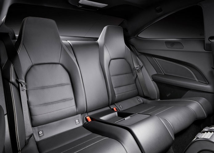 mercedes classe c coupe interior banco traseiro