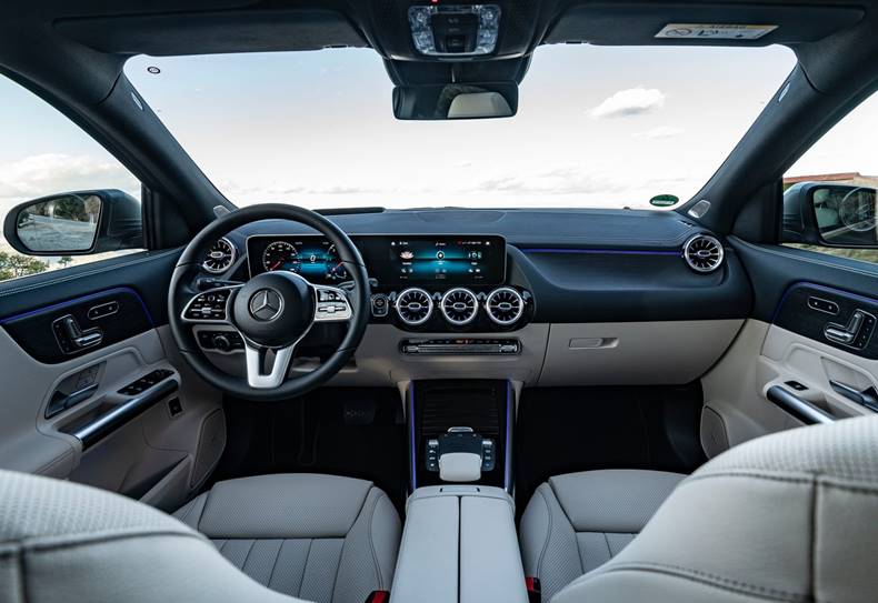 mercedes gla 2022 interior painel