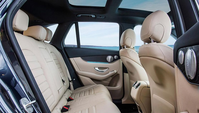 novo mercedes glc 2016 interior banco traseiro