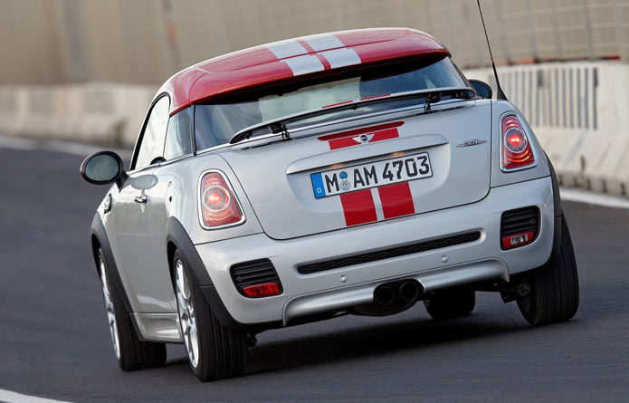 mini cooper coupe traseira