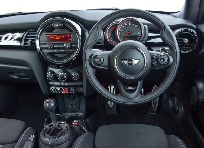 mini jcw challenge interior