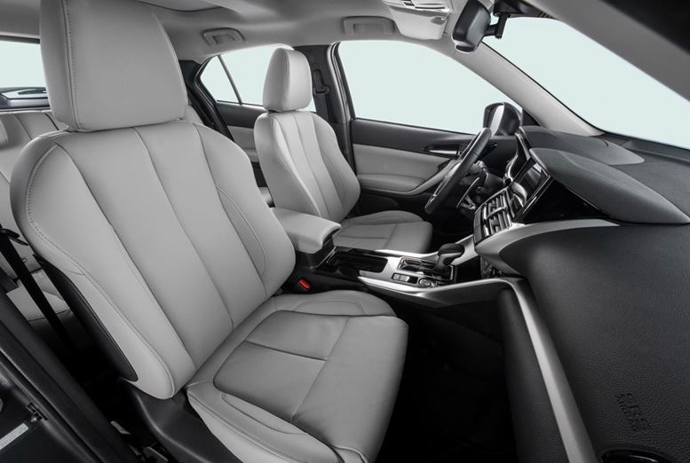 eclipse cross 2023 interior bancos