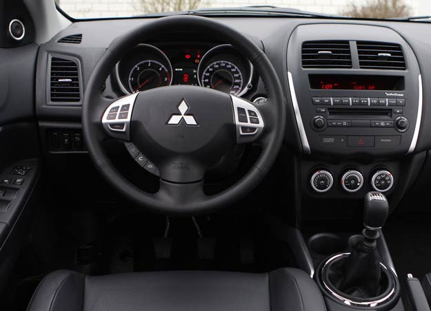 interior mitsubishi asx 