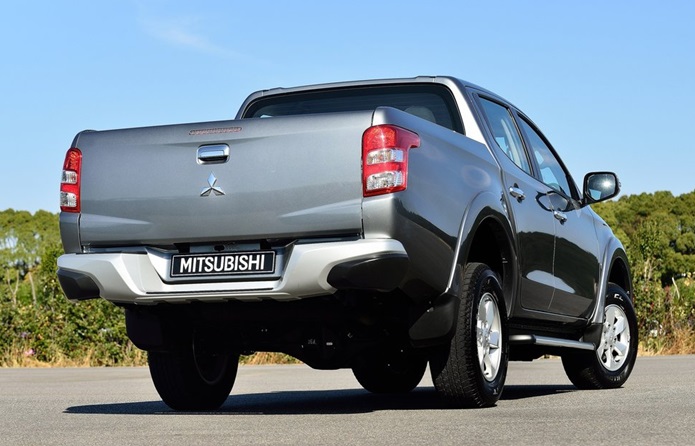 Mitsubishi l200 2016