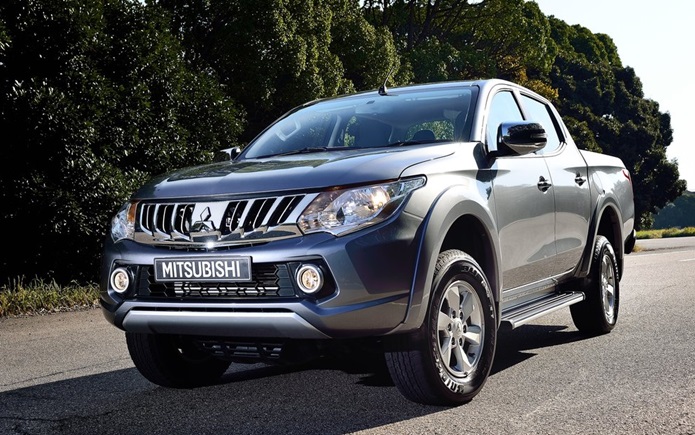 mitsubishi l200 2016 interior