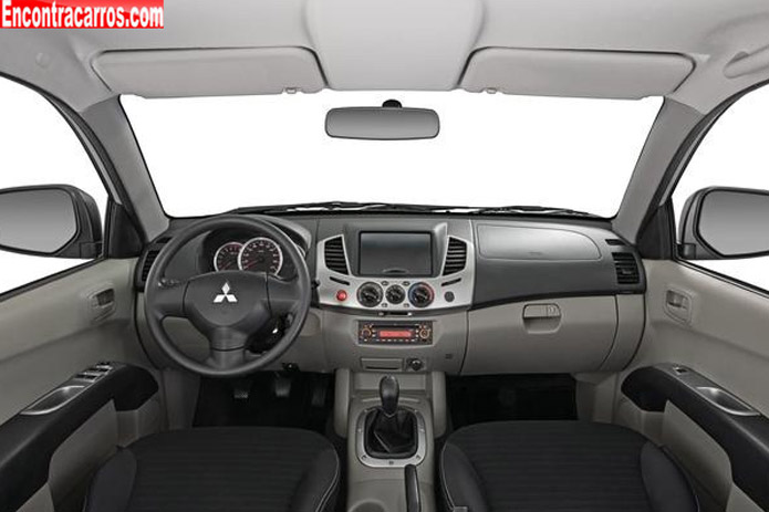 mitsubishi l200 triton HLS 2.4 flex interior painel