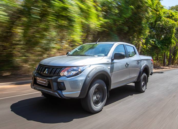 l200 triton sport outdoor 200