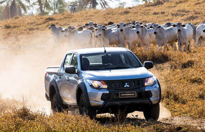 mitsubishi l200 triton outdoor