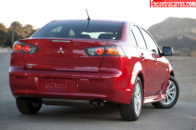 mitsubishi lancer traseira