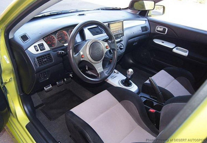 mitsubishi lancer evo velozes e furiosos 2 interior painel