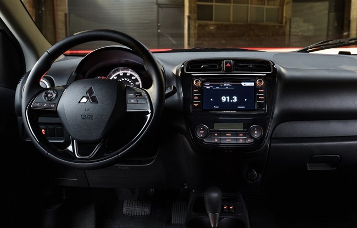 mitsubishi mirage g4 interior