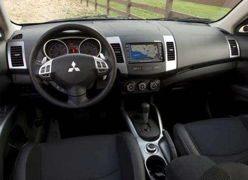 interior mitsubishi outlander