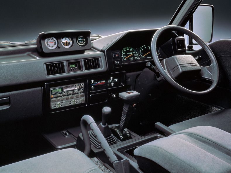 mitsubishi pajero 1980 interior